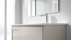 Stilvoller sonni Spiegelschrank in modernem Bad mit eleganter Beleuchtung.